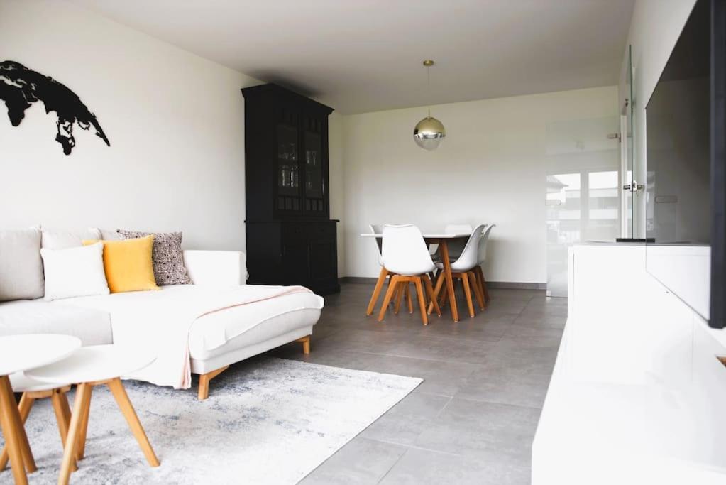 Charming Modern 2 Bedroom Apartment Alzingen Kültér fotó